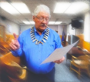 James Leachman reads a letter of support from a cattleman in Oklahoma to a court audience during a break in his sentencing for animal cruelty Wednesday afternoon.