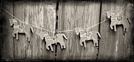 equine christmas garland