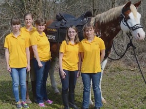 Smash and the Team Smash Girls: Katherine Richards, Ashley Billard, Meg Norman, Christi Roberts and Hillary Kern (Photo: KHOU) Click Image to View Video